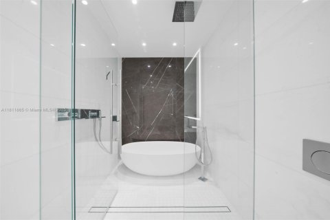 Condominio en venta en Miami, Florida, 2 dormitorios, 122.35 m2 № 1756058 - foto 7