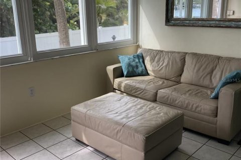 Condominio en alquiler en Saint Pete Beach, Florida, 2 dormitorios, 125.42 m2 № 1847588 - foto 11