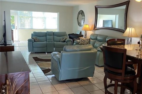 Condominio en alquiler en Saint Pete Beach, Florida, 2 dormitorios, 125.42 m2 № 1847588 - foto 6