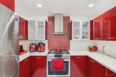 Купить виллу или дом в Майами, Флорида 3 спальни, 171.96м2, № 2064792 - фото 12