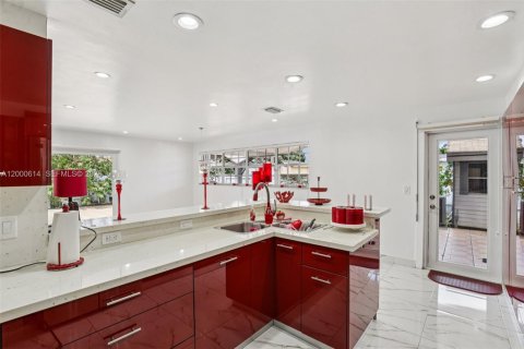 Купить виллу или дом в Майами, Флорида 3 спальни, 171.96м2, № 2064792 - фото 13