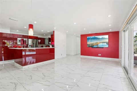 Купить виллу или дом в Майами, Флорида 3 спальни, 171.96м2, № 2064792 - фото 3