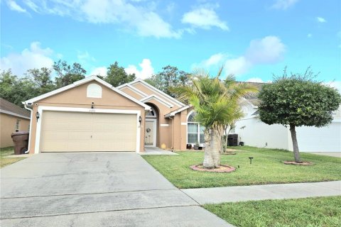 House in Kissimmee, Florida 3 bedrooms, 137.59 sq.m. № 1661926 - photo 2