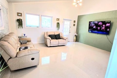 House in Kissimmee, Florida 3 bedrooms, 137.59 sq.m. № 1661926 - photo 10