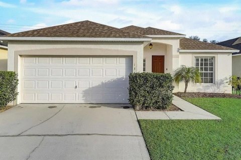 House in Davenport, Florida 5 bedrooms, 169.55 sq.m. № 2275727