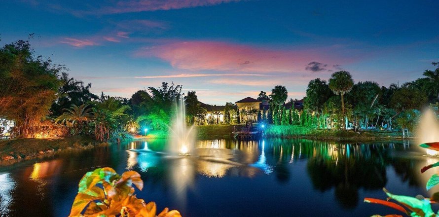 House in Wellington, Florida 9 bedrooms, 946.86 sq.m. № 1103278