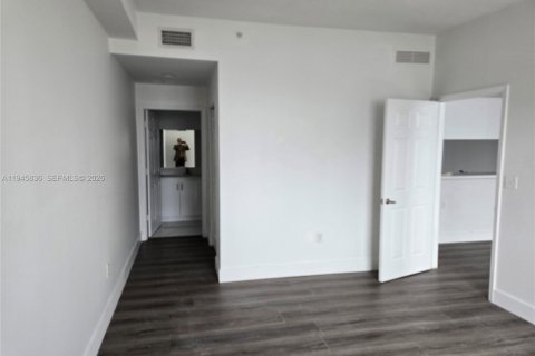 Copropriété à vendre à Miami, Floride: 2 chambres, 98.2 m2 № 2251201 - photo 2