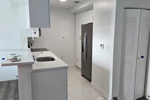 Copropriété à vendre à Miami, Floride: 2 chambres, 98.2 m2 № 2251201 - photo 8