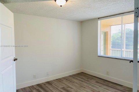 Condo in Pompano Beach, Florida, 3 bedrooms  № 1775279 - photo 4