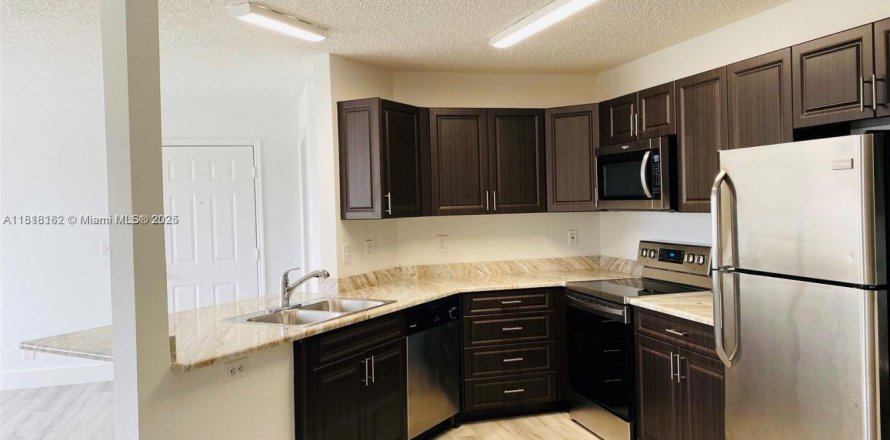 Condo in Pompano Beach, Florida, 3 bedrooms № 1775279
