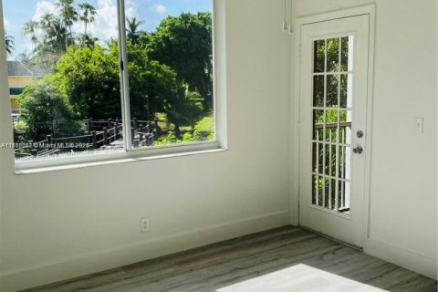 Condo in Pompano Beach, Florida, 3 bedrooms  № 1775279 - photo 11