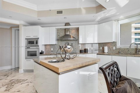 Condominio en alquiler en Sunny Isles Beach, Florida, 2 dormitorios, 208.57 m2 № 2012446 - foto 8