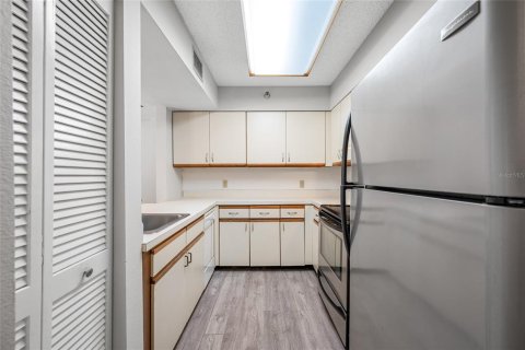 Condominio en alquiler en Clearwater, Florida, 2 dormitorios, 99.87 m2 № 1882950 - foto 6
