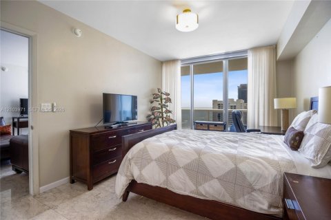 Condominio en alquiler en Hallandale Beach, Florida, 3 dormitorios, 155.61 m2 № 2409031 - foto 11