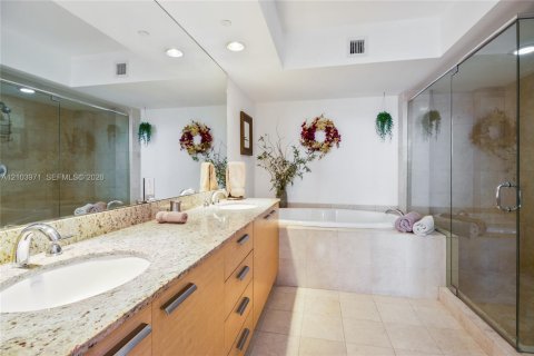 Condominio en alquiler en Hallandale Beach, Florida, 3 dormitorios, 155.61 m2 № 2409031 - foto 13