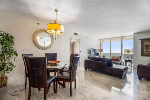 Condominio en alquiler en Hallandale Beach, Florida, 3 dormitorios, 155.61 m2 № 2409031 - foto 5