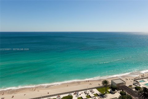 Condominio en alquiler en Hallandale Beach, Florida, 3 dormitorios, 155.61 m2 № 2409031 - foto 26