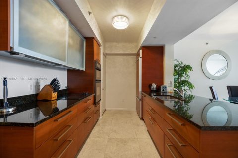 Condominio en alquiler en Hallandale Beach, Florida, 3 dormitorios, 155.61 m2 № 2409031 - foto 8