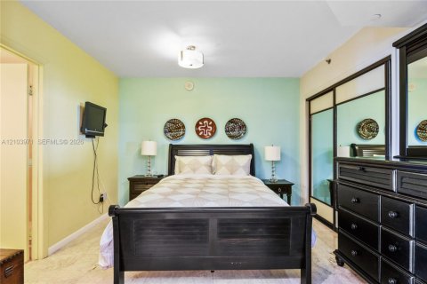 Condominio en alquiler en Hallandale Beach, Florida, 3 dormitorios, 155.61 m2 № 2409031 - foto 12