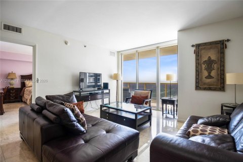 Condominio en alquiler en Hallandale Beach, Florida, 3 dormitorios, 155.61 m2 № 2409031 - foto 4