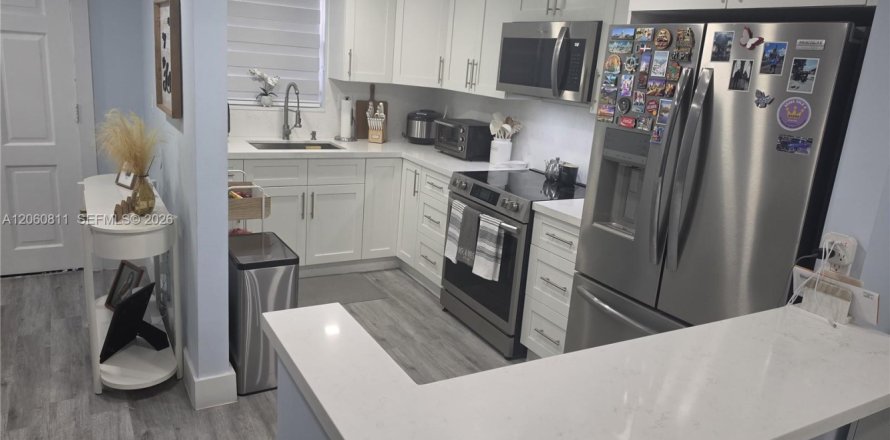Apartamento en Miami, Florida 1 dormitorio, 85.66 m2 № 2246775