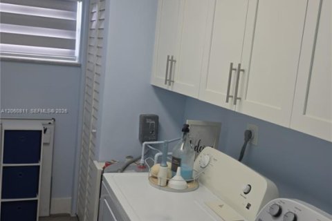 Apartamento en alquiler en Miami, Florida, 1 dormitorio, 85.66 m2 № 2246775 - foto 6