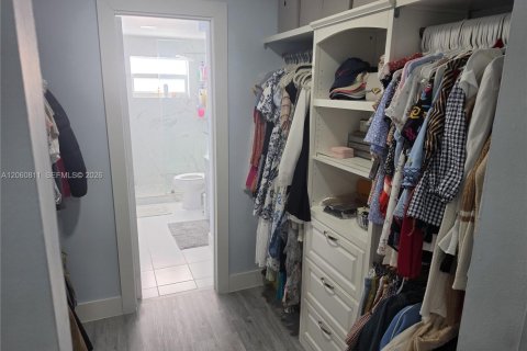 Apartamento en alquiler en Miami, Florida, 1 dormitorio, 85.66 m2 № 2246775 - foto 8
