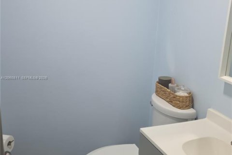 Apartamento en alquiler en Miami, Florida, 1 dormitorio, 85.66 m2 № 2246775 - foto 5