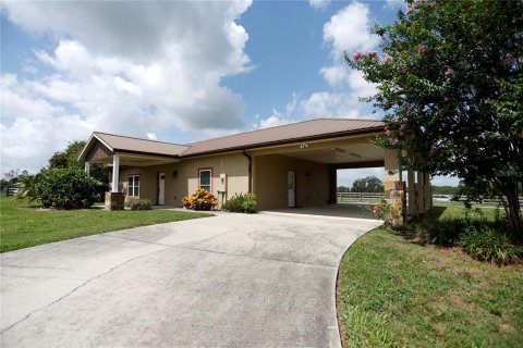 Casa en venta en Dade City, Florida, 7 dormitorios, 428.09 m2 № 1793454 - foto 17