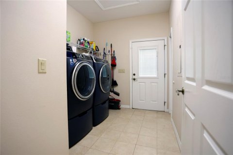 Casa en venta en Dade City, Florida, 7 dormitorios, 428.09 m2 № 1793454 - foto 18