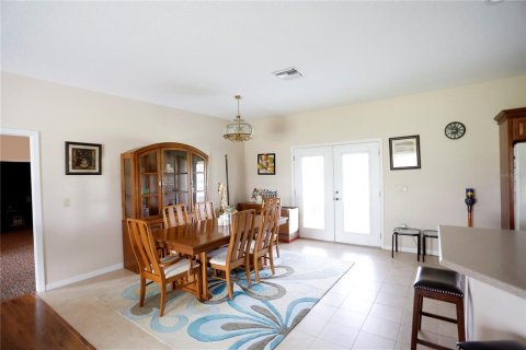 Casa en venta en Dade City, Florida, 7 dormitorios, 428.09 m2 № 1793454 - foto 22