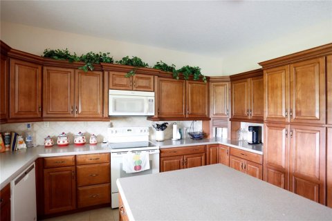 Casa en venta en Dade City, Florida, 7 dormitorios, 428.09 m2 № 1793454 - foto 25