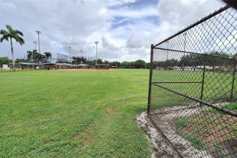 Villa ou maison à vendre à Hollywood, Floride: 3 chambres, 72.84 m2 № 1970078 - photo 26