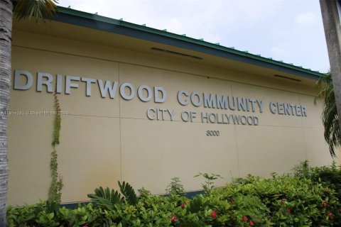 Villa ou maison à vendre à Hollywood, Floride: 3 chambres, 72.84 m2 № 1970078 - photo 22