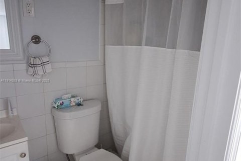 Villa ou maison à vendre à Hollywood, Floride: 3 chambres, 72.84 m2 № 1970078 - photo 13