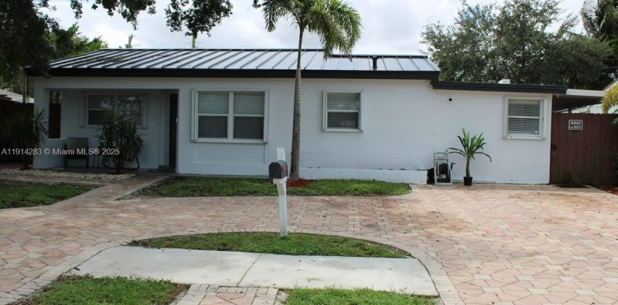 Villa ou maison à Hollywood, Floride 3 chambres, 72.84 m2 № 1970078