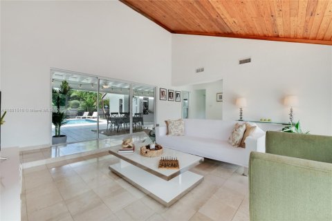 House in Palmetto Bay, Florida 4 bedrooms, 243.87 sq.m. № 1943808 - photo 5