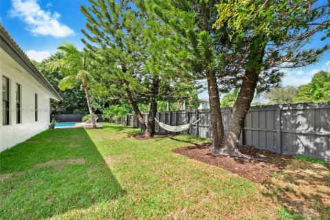 House in Palmetto Bay, Florida 4 bedrooms, 243.87 sq.m. № 1943808 - photo 27