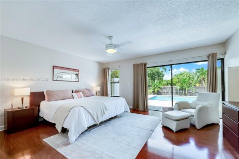 House in Palmetto Bay, Florida 4 bedrooms, 243.87 sq.m. № 1943808 - photo 10