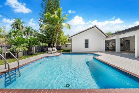 House in Palmetto Bay, Florida 4 bedrooms, 243.87 sq.m. № 1943808 - photo 23