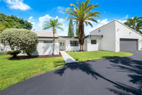 House in Palmetto Bay, Florida 4 bedrooms, 243.87 sq.m. № 1943808 - photo 3