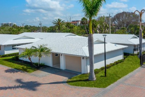 Condo in Sarasota, Florida, 2 bedrooms  № 1750136 - photo 3