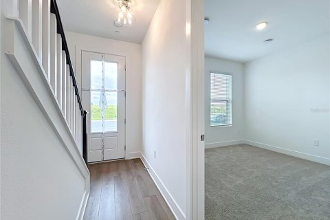 Townhouse in Winter Garden, Florida 3 bedrooms, 192.49 sq.m. № 1902686 - photo 4