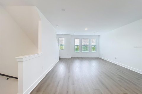 Townhouse in Winter Garden, Florida 3 bedrooms, 192.49 sq.m. № 1902686 - photo 5