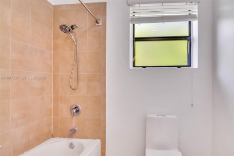 Villa ou maison à vendre à Cutler Bay, Floride: 5 chambres, 233.56 m2 № 2059196 - photo 29