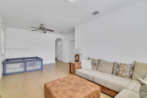 Villa ou maison à vendre à Cutler Bay, Floride: 5 chambres, 233.56 m2 № 2059196 - photo 13