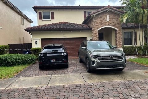 Villa ou maison à vendre à Cutler Bay, Floride: 5 chambres, 233.56 m2 № 2059196 - photo 3