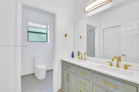 Villa ou maison à vendre à Cutler Bay, Floride: 5 chambres, 233.56 m2 № 2059196 - photo 27