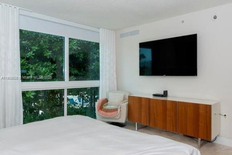 Condo in Sunny Isles Beach, Florida, 3 bedrooms  № 2012677 - photo 2