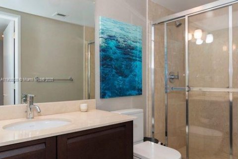 Condo in Sunny Isles Beach, Florida, 3 bedrooms  № 2012677 - photo 25